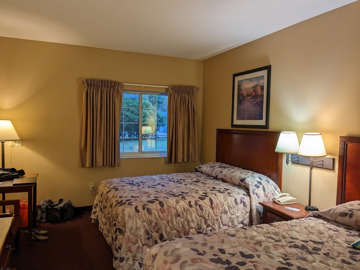 Pocahontas Inn and Suites photo 2