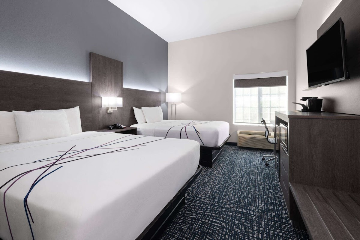 La Quinta Inn & Suites by Wyndham Muskogee photo 2