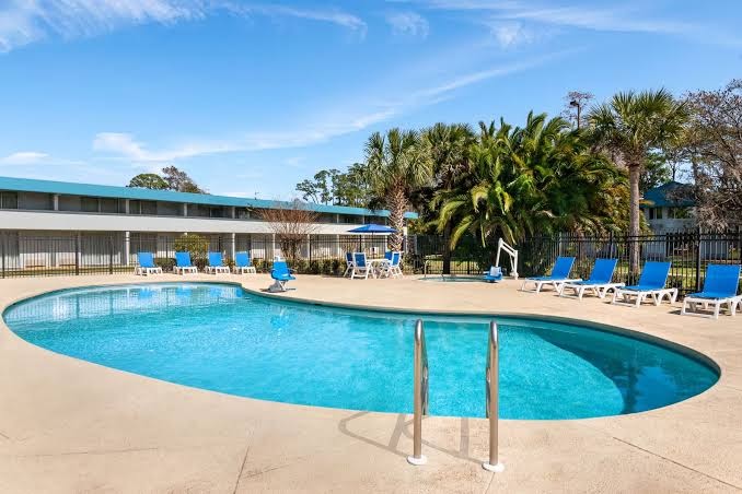 Baymont by Wyndham Intl Speedway/I-95/Daytona Beach photo 3