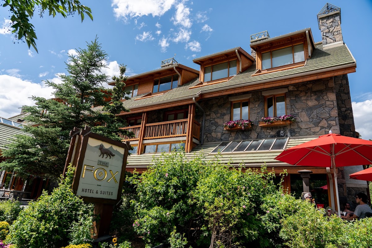 Fox Hotel & Suites