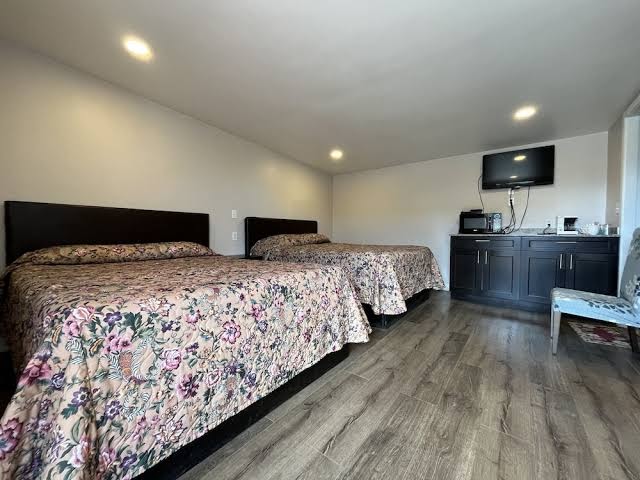 Kluane Park Inn & RV Park photo 2