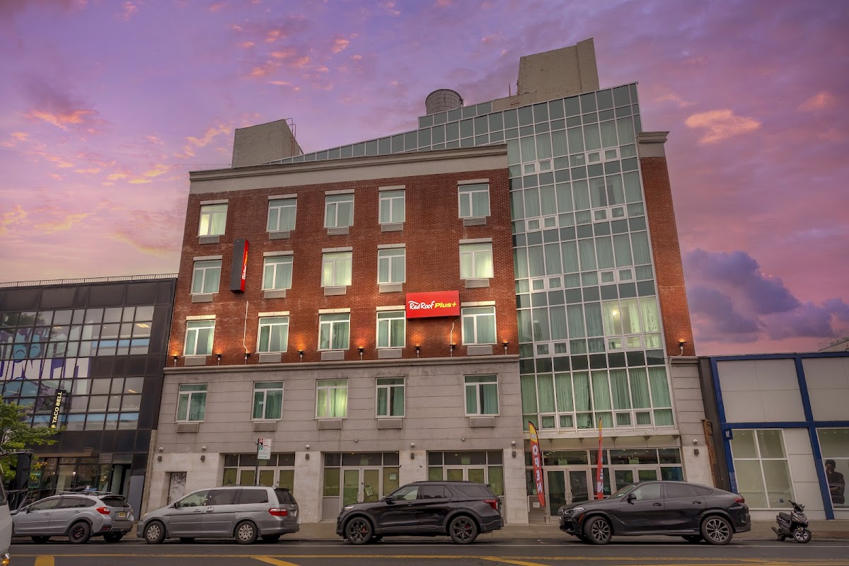 Red Roof PLUS+ Brooklyn - Flatbush Ave