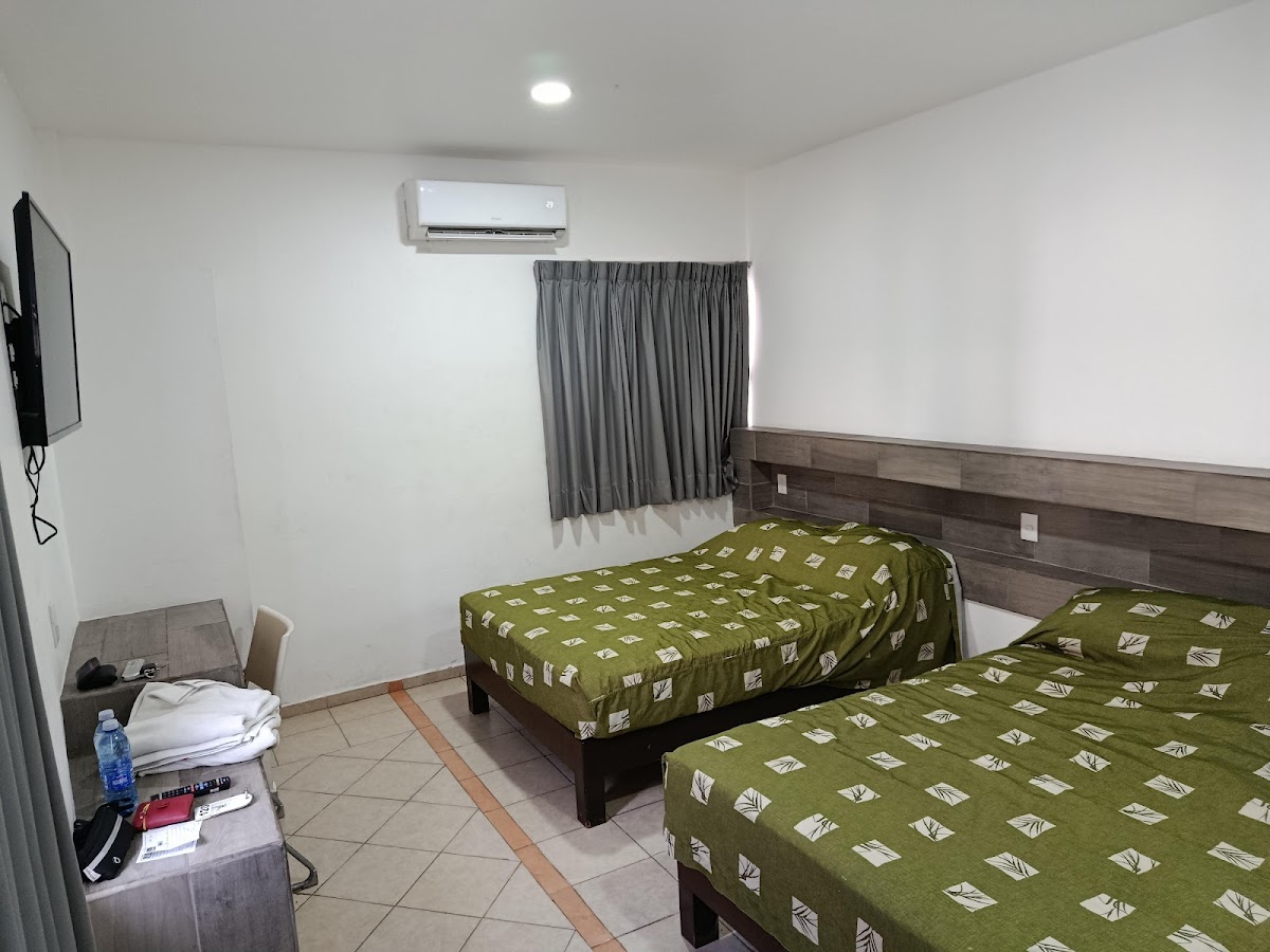 Hotel Zirahuen photo 2