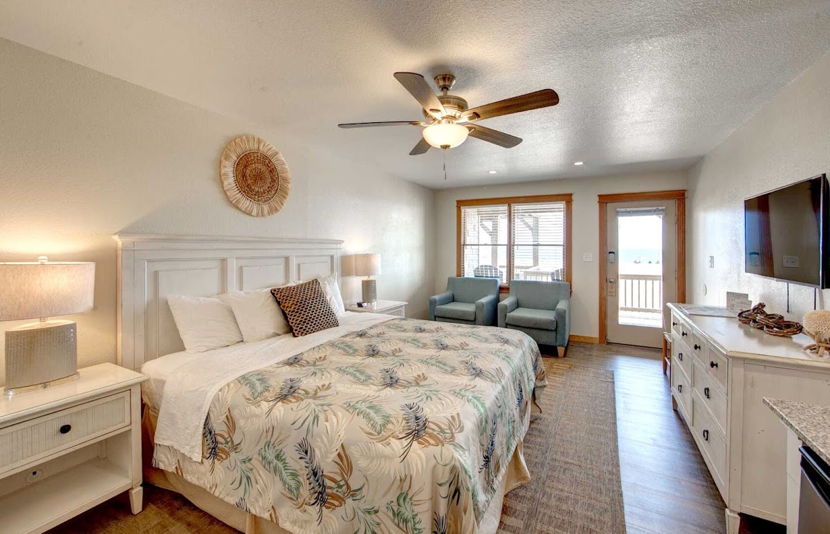 Lighthouse View Oceanfront Lodging photo 2