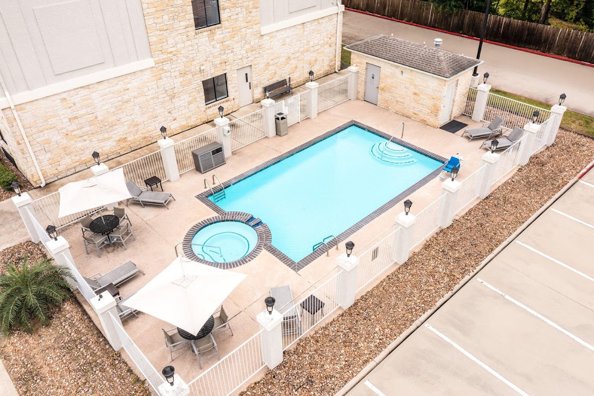 Holiday Inn Express & Suites Beaumont NW Parkdale Mall by IHG photo 3