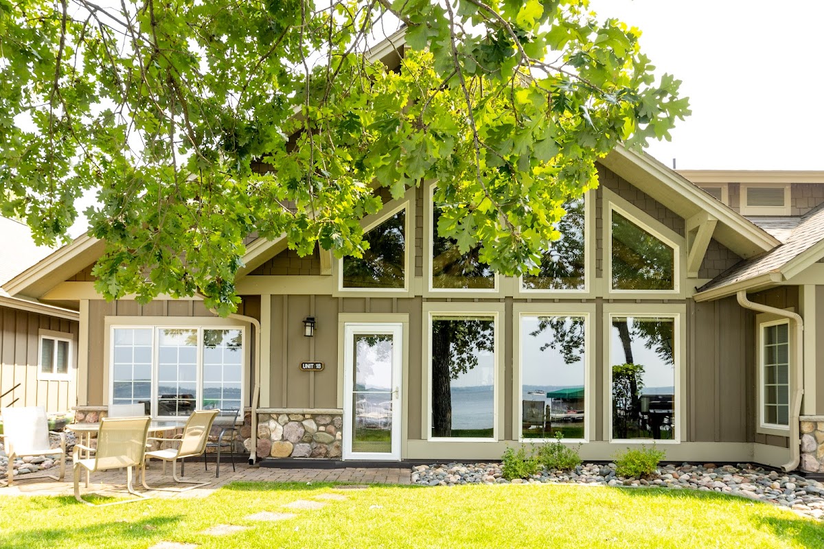 Gull Lake Beach Resorts