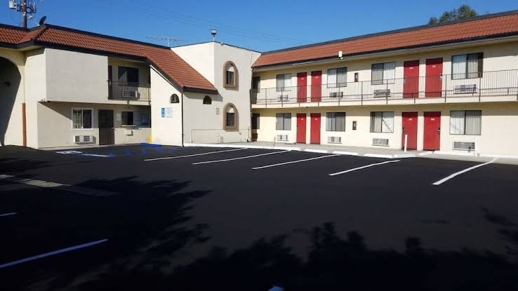 Royale Inn Motel