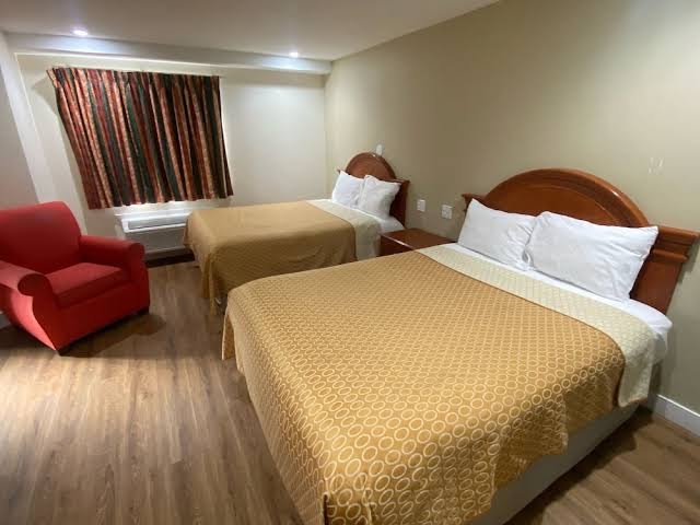 Royale Inn Motel photo 2
