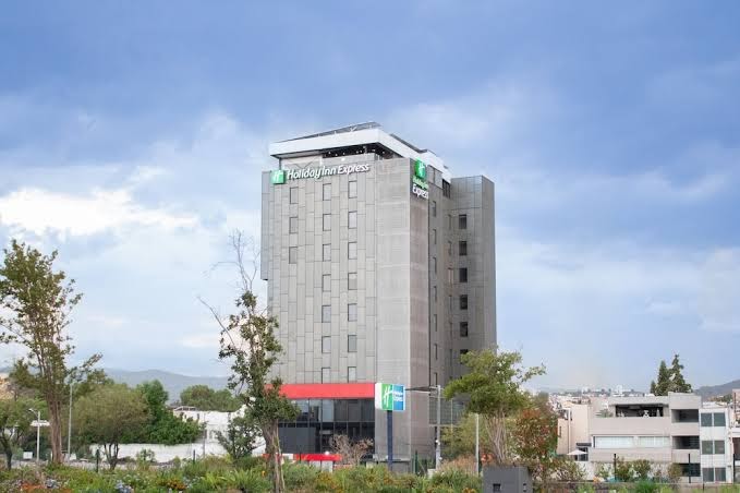 Holiday Inn Express Satélite