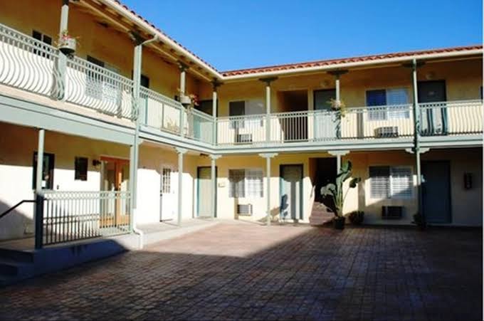 Bella Capri Inn & Suites photo 3