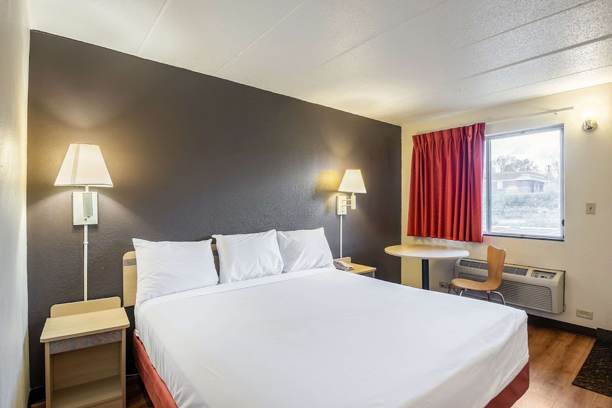 Rodeway Inn Dubuque photo 2