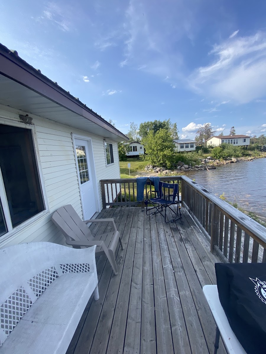 Q Lake Lodge on Quesnel Lake at Caribou Landing