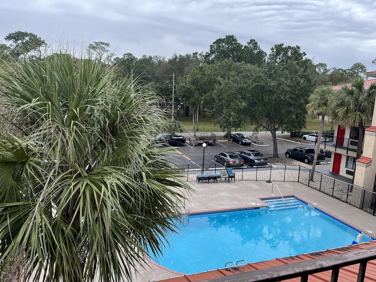 Tricove Inn & Suites photo 3