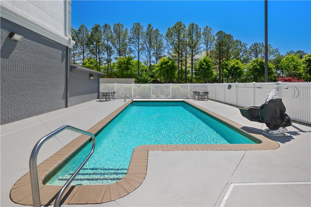 Spark by Hilton Homewood Birmingham photo 3