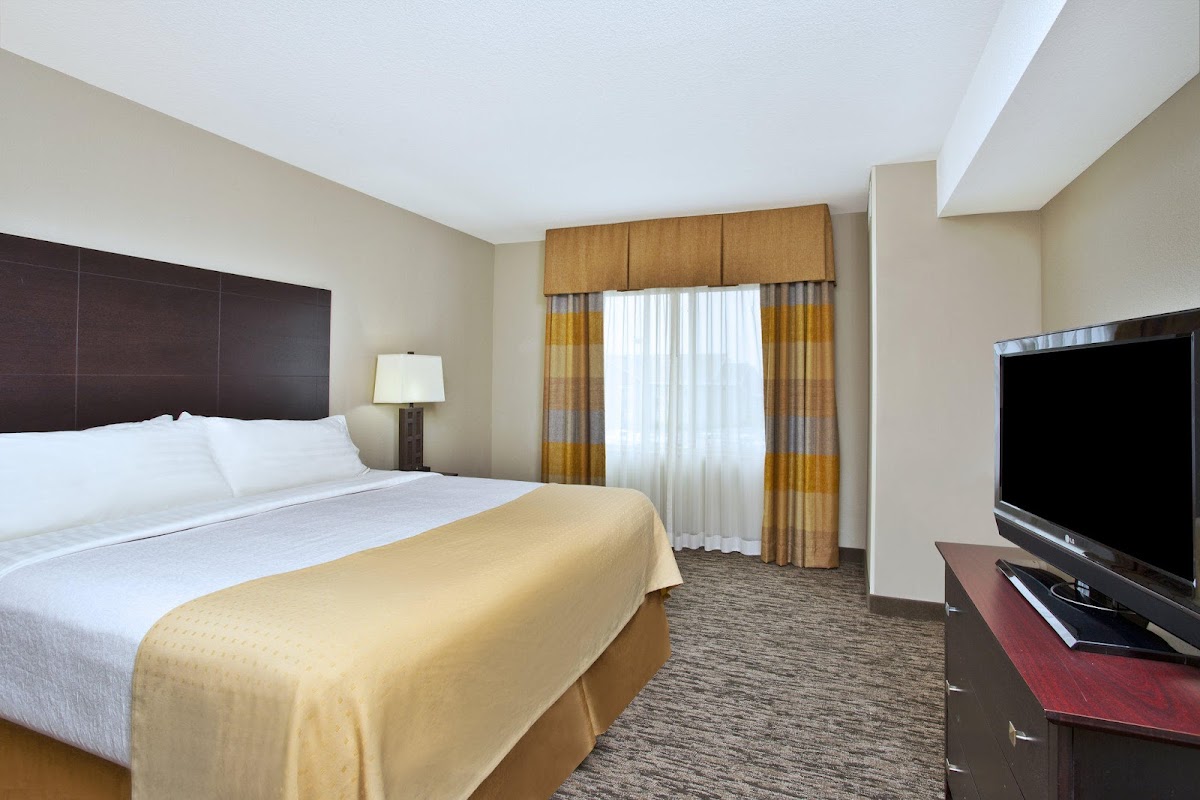 Holiday Inn & Suites Green Bay Stadium by IHG photo 3