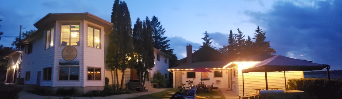 Lakeside Country Inn, Manitou Beach - Hotel & Watercraft Rentals photo 3