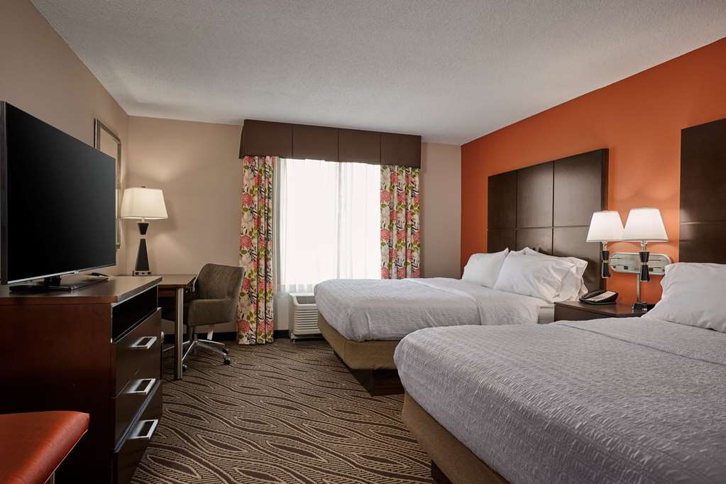 Hampton Inn Evansville Airport photo 2