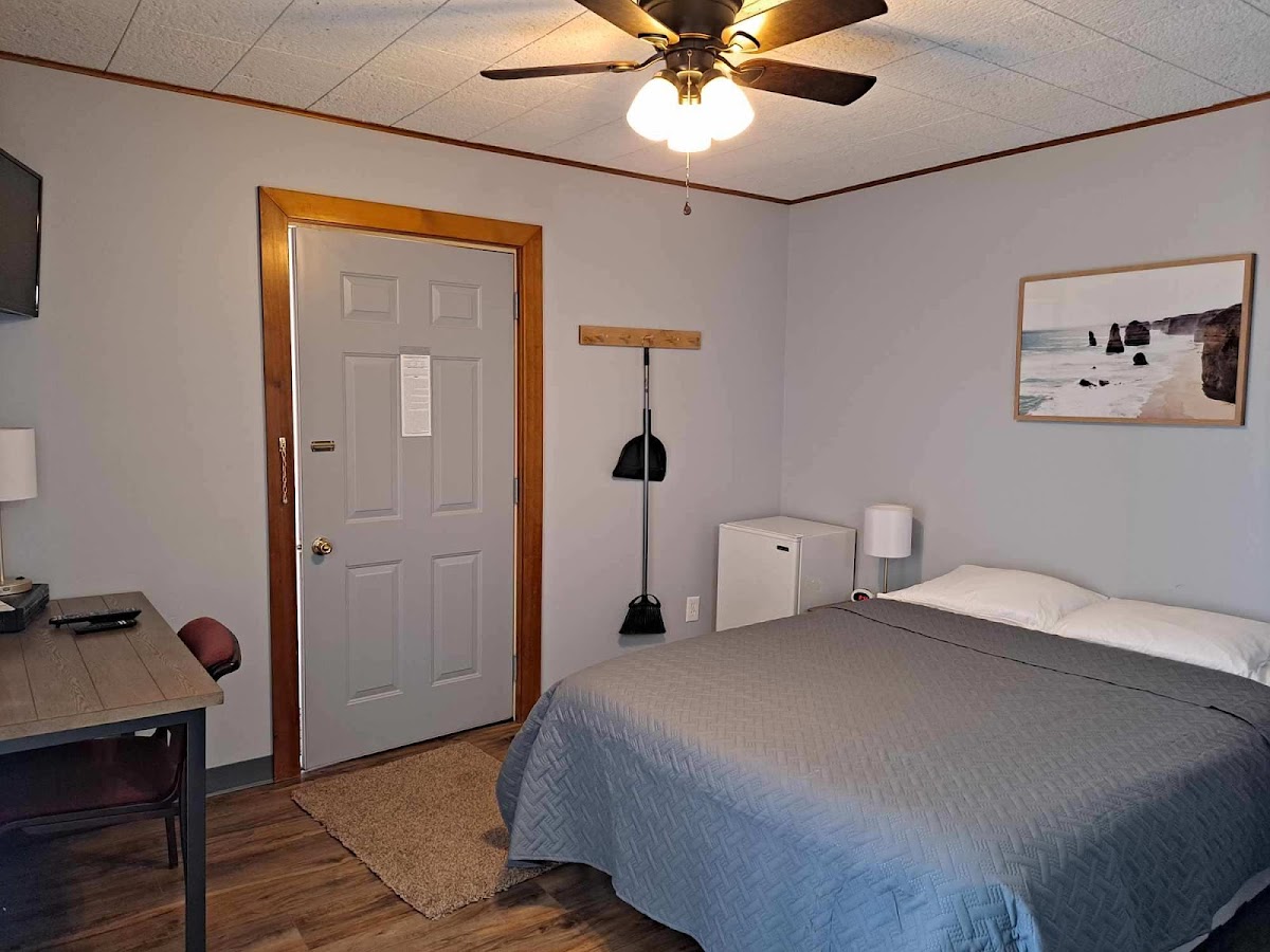 Weekender Motel photo 2