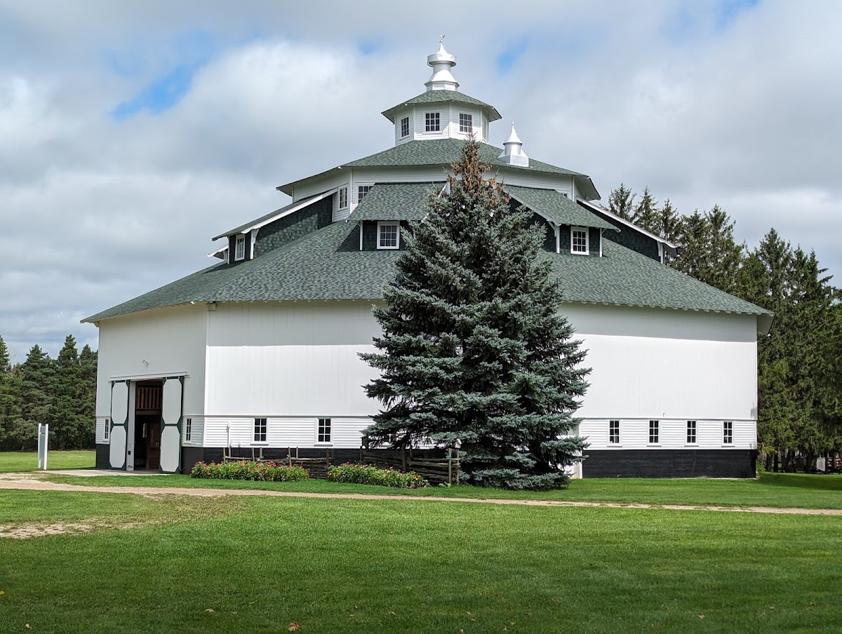 Thumb Octagon Barn & Agricultural Museum