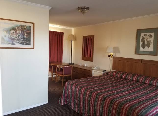 Sooner Motel photo 2