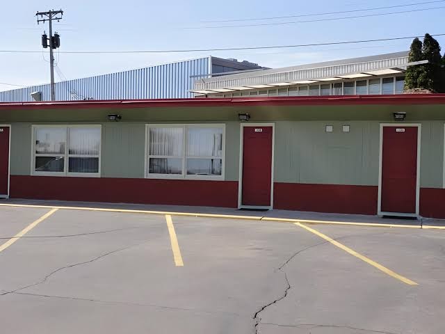 Budget Inn and Suites