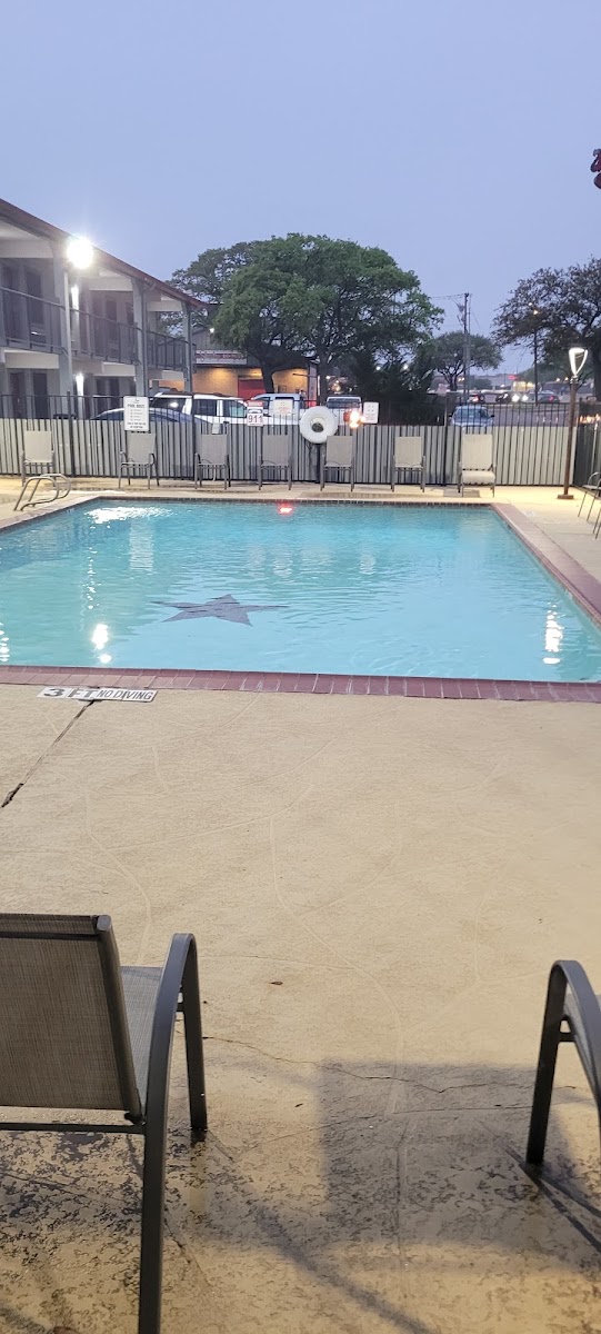 Red Roof Inn College Station photo 3