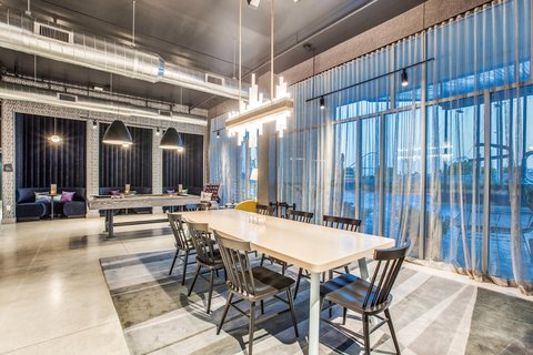 Aloft Dallas Arlington Entertainment District photo 3