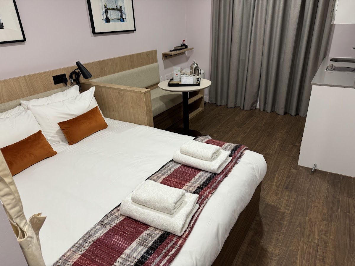 Bob W London Tower Hill Residences photo 2