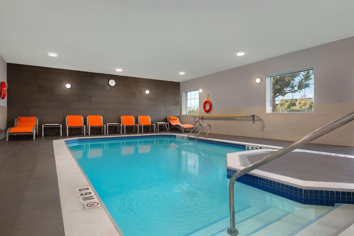 Holiday Inn Express & Suites Barrie by IHG photo 3