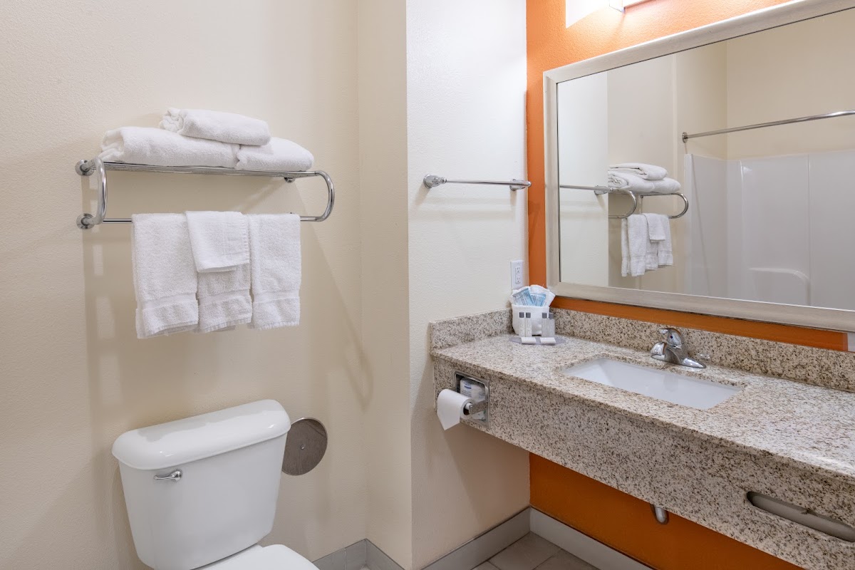 Home Away Kitchen Suites photo 3