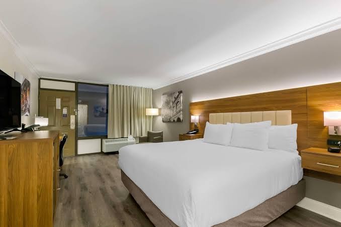 Best Western Plus Westbank photo 2