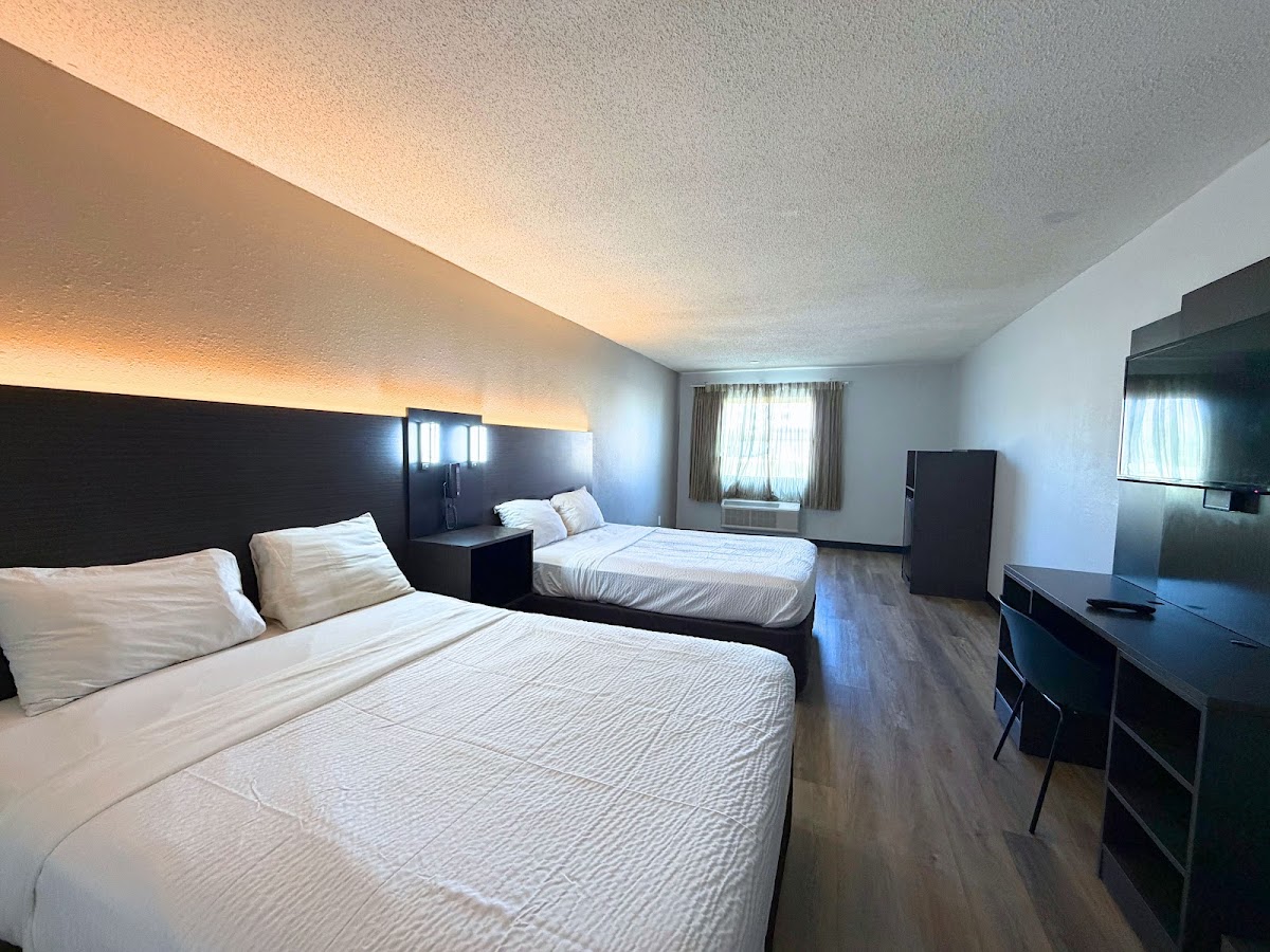Motel 6 Elkhart, IN photo 2