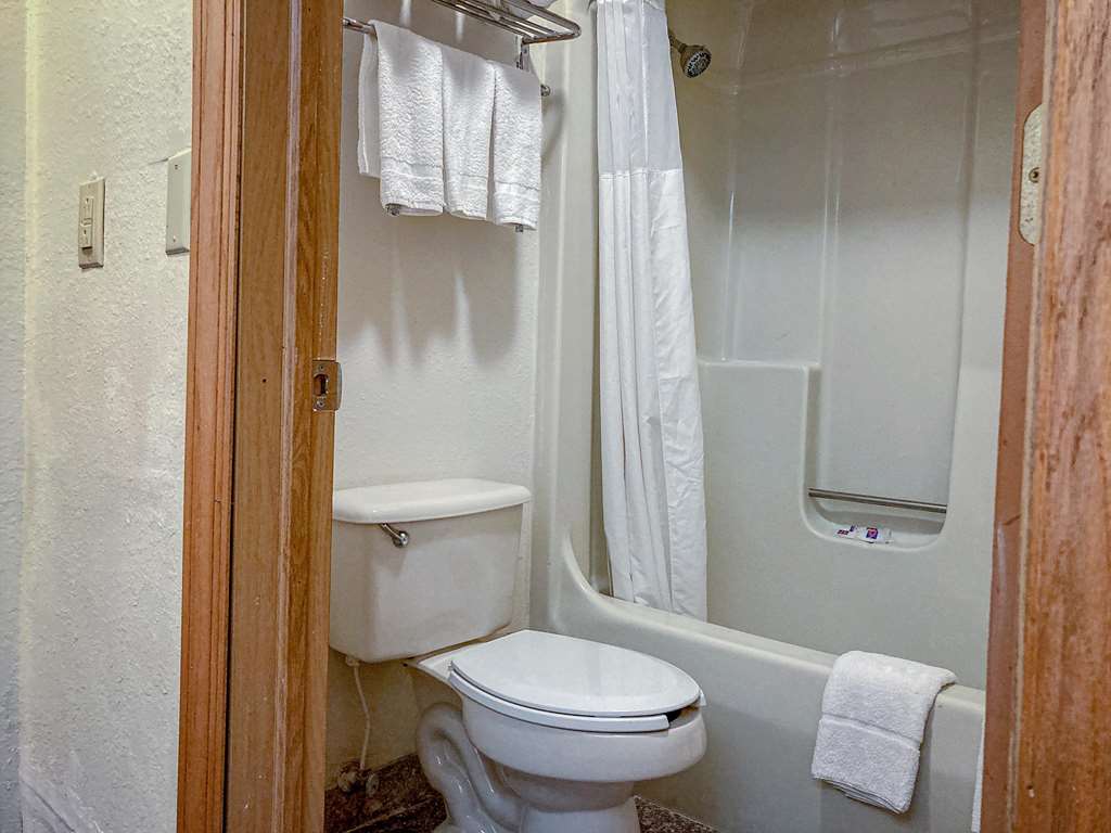 Motel 6 Elkhart, IN photo 3