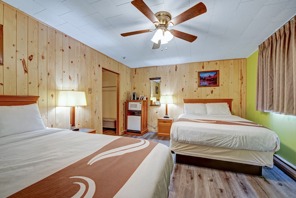 Four Seasons Lodge photo 2