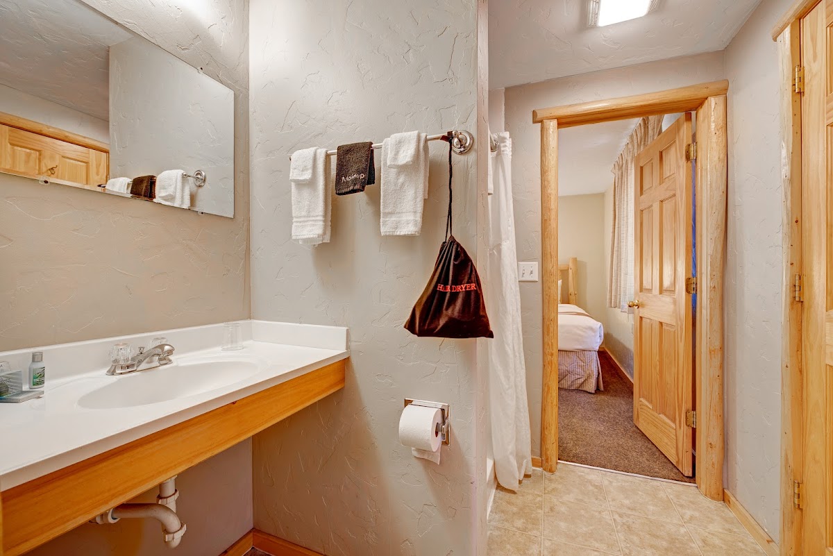 Four Seasons Lodge photo 3