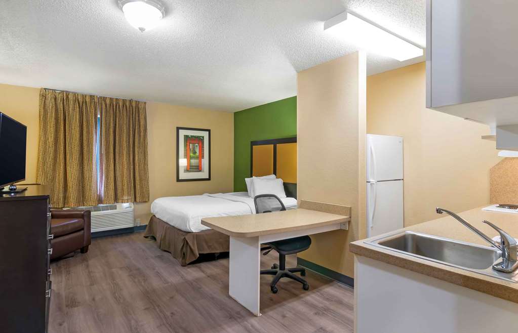 Extended Stay America Suites- Kansas City - Airport photo 2