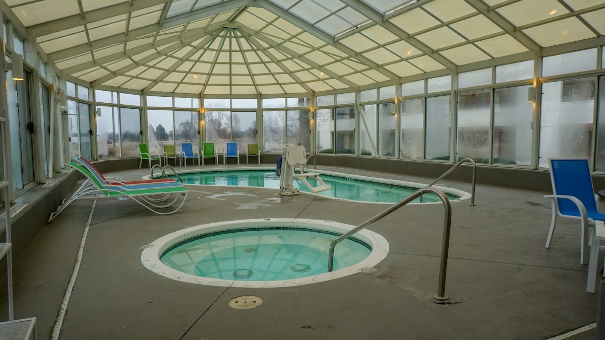 Lamplighter Inn & Suites photo 3