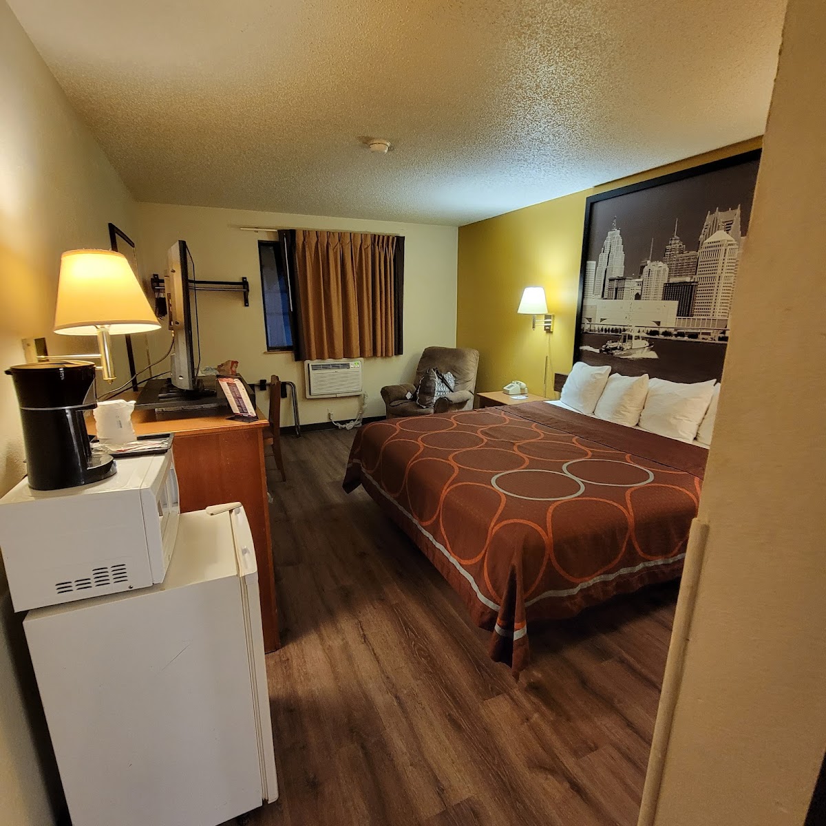 Super 8 by Wyndham Canton/Livonia Area photo 3