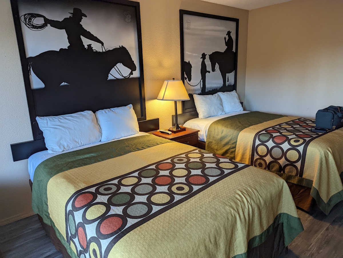 Super 8 by Wyndham Longview/I-20 photo 2