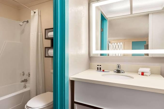 Dover Inn & Suites photo 2