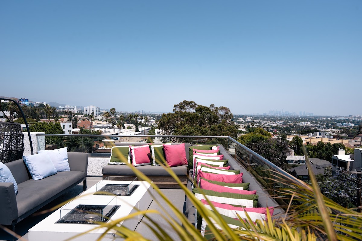 Montrose at Beverly Hills