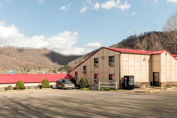 Chapmanville inn