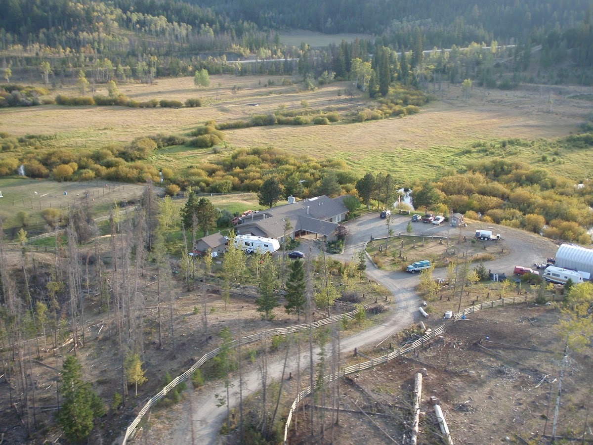 Highland House Bed & Breakfast (Highland House Ranch Bed & Bale)