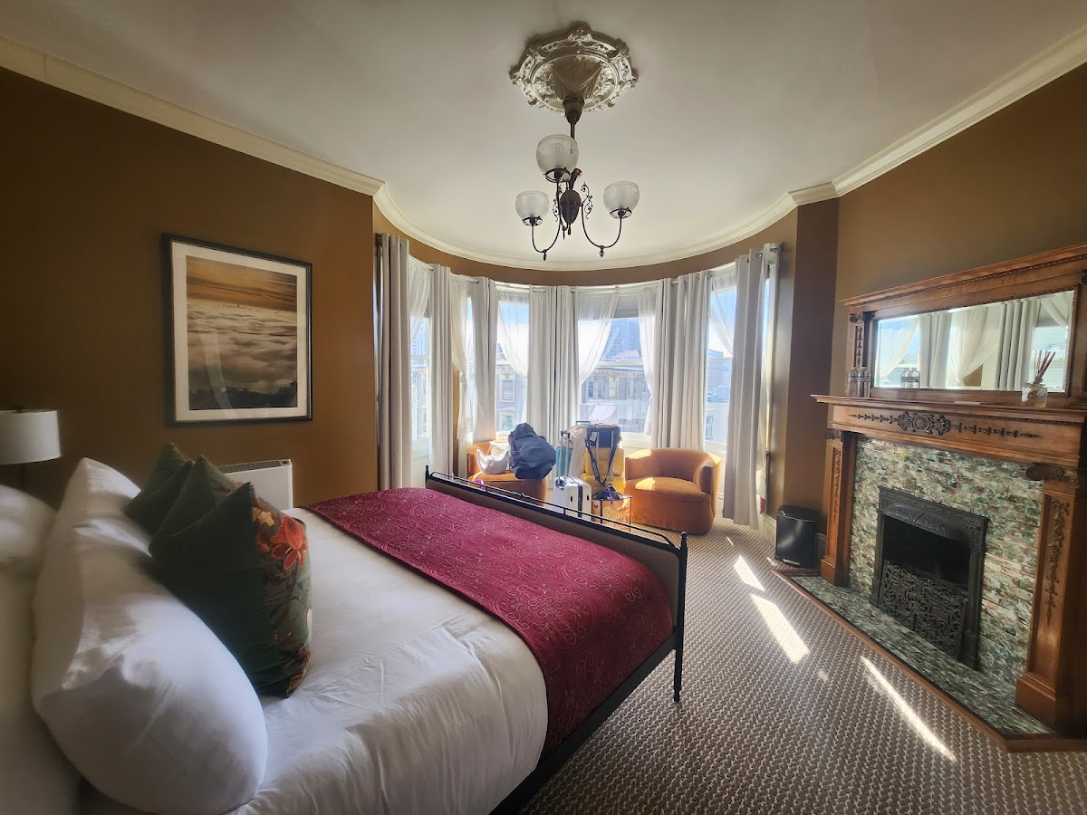 Nob Hill Inn photo 2