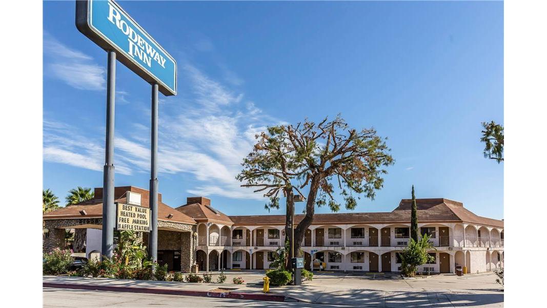Rodeway Inn Magic Mountain Area