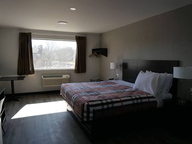 Hilltop Express Inn Groton photo 3