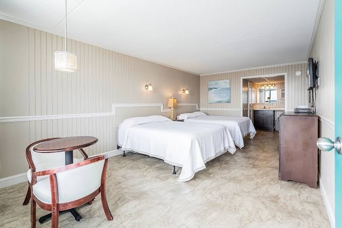 Tradewinds Motor Lodge photo 2