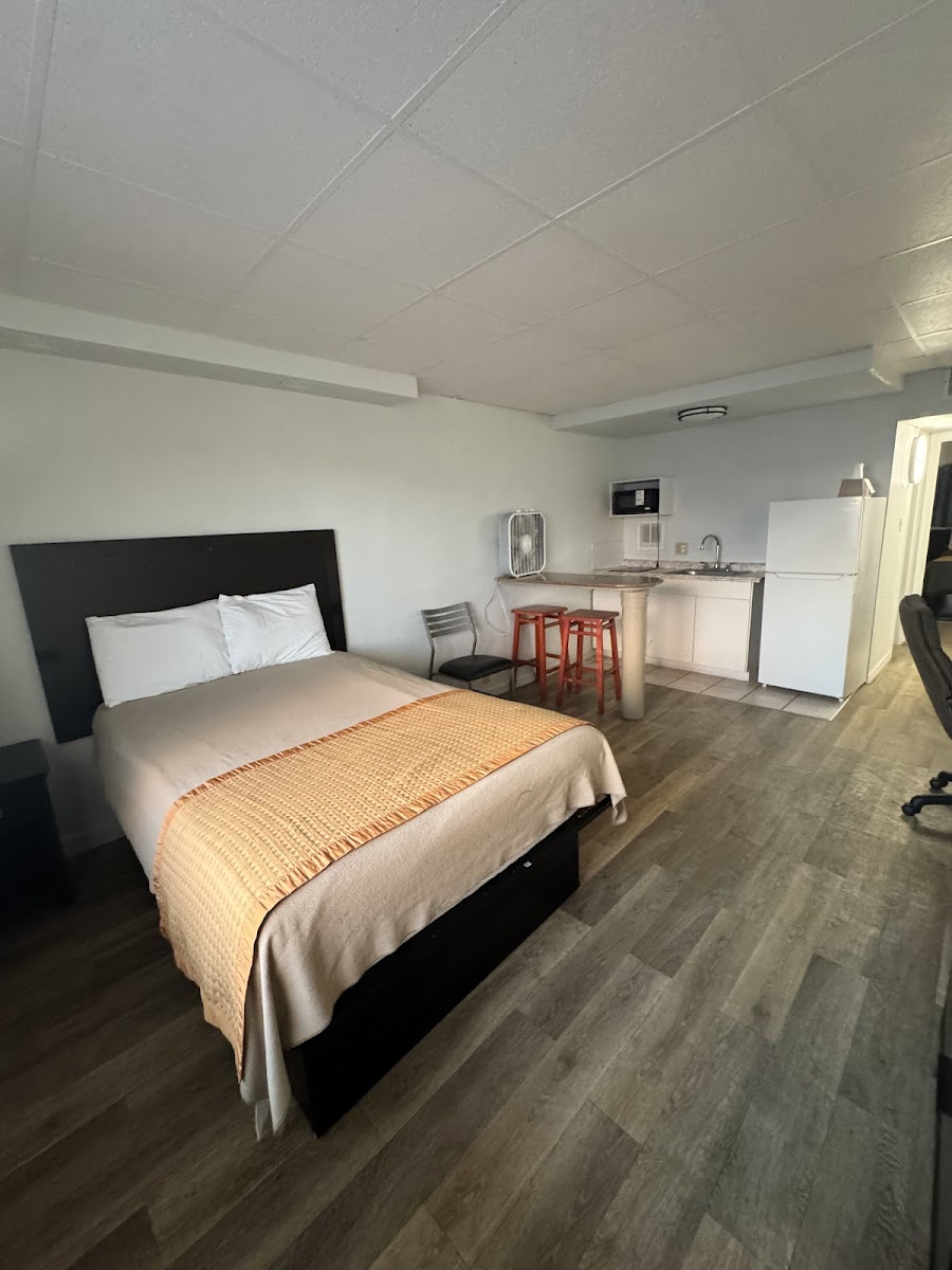 Belmont Inn and Suites photo 2
