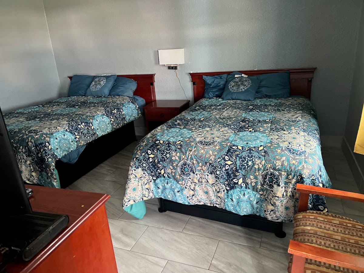 River Crest Motel
