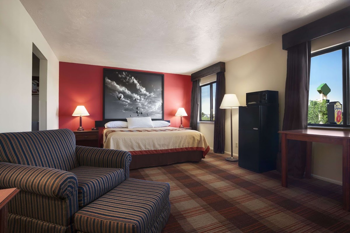 Super 8 by Wyndham Idaho Falls photo 2